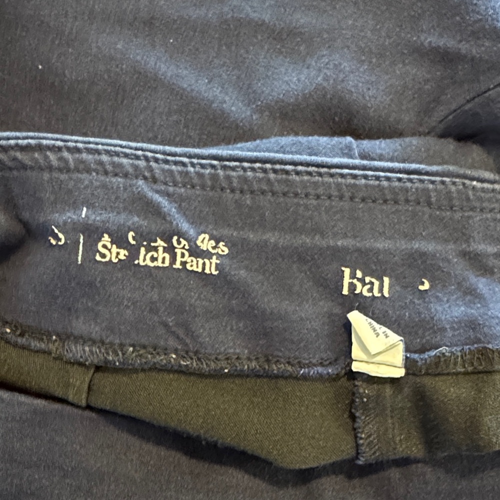 Straight-Leg Women's Jeans in Navy - Classic Everyday Fit - Picture 11 of 16